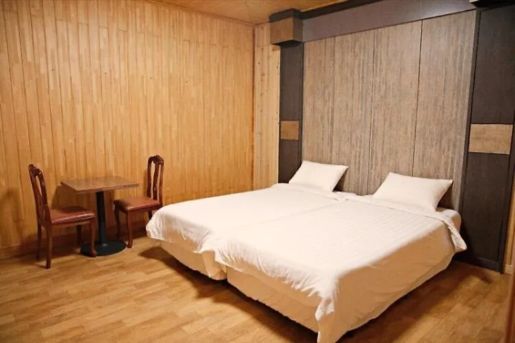 Jeju Songdangsongdang Pension And Resort Gasthof